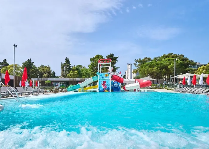 Plava Laguna Szálloda 4*