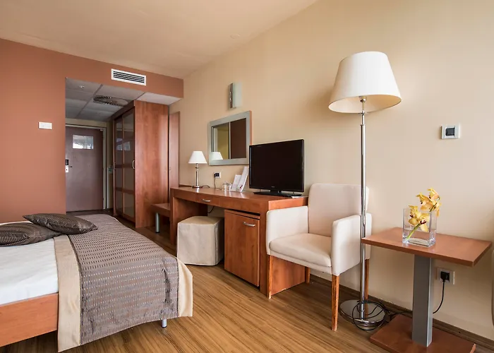 Plava Laguna Отель