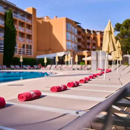 Plava Laguna 4*
