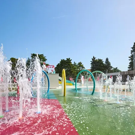 Plava Laguna Szálloda