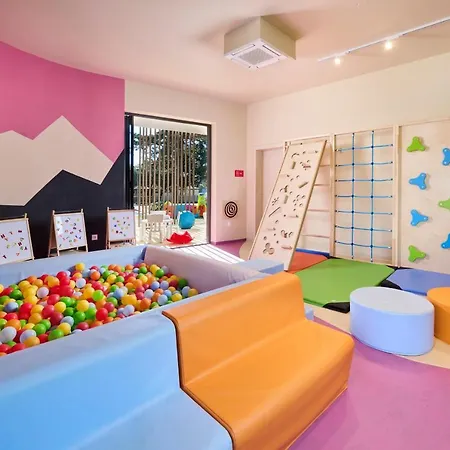 Plava Laguna 4*