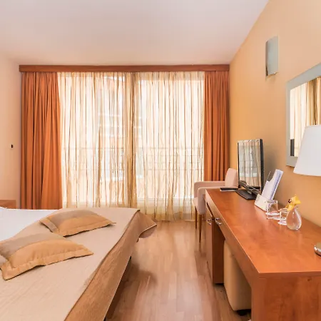 Plava Laguna 4*