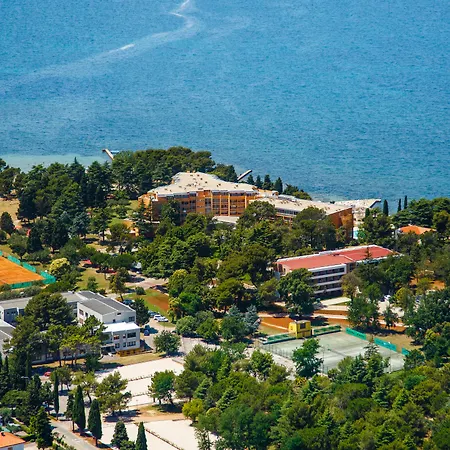 Plava Laguna Szálloda