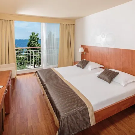 Plava Laguna 4*