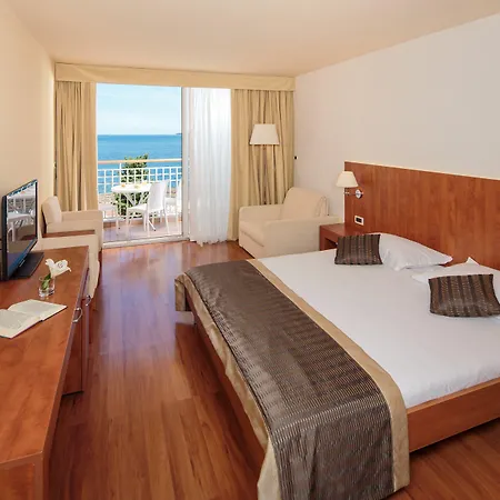 Ξενοδοχείο Plava Laguna 4*