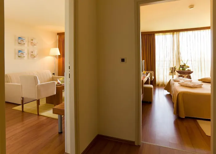 Plava Laguna 4* ウマグ