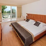 Plava Laguna 4*