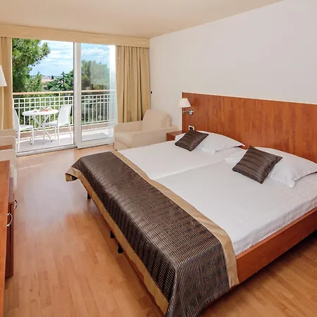 Plava Laguna 4*