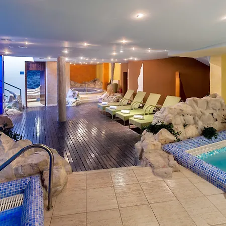 Plava Laguna Hotel 4*