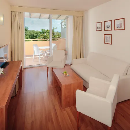Hotel Plava Laguna 4*